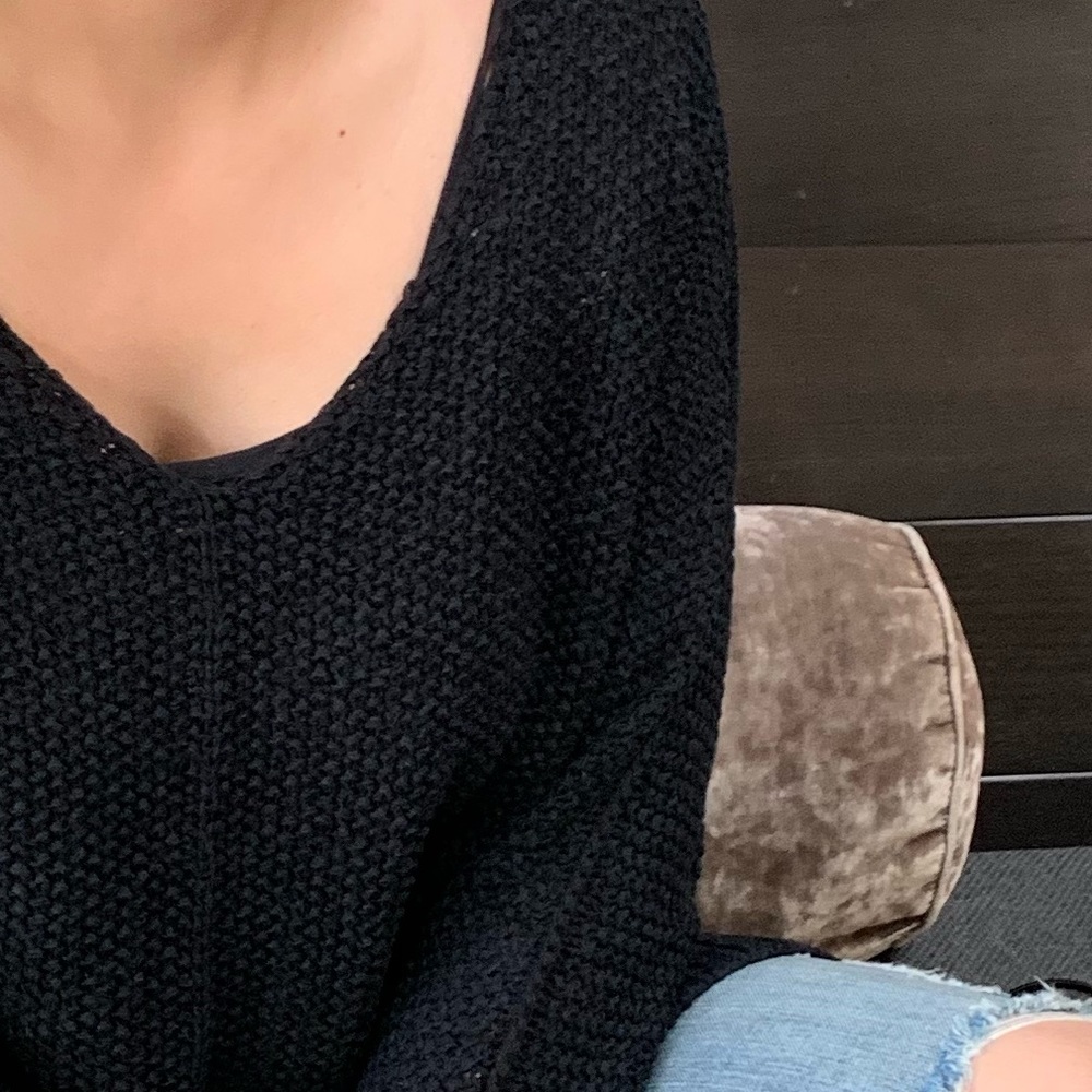Timeless!! Amazing Cozy Knit Hi-Low Netted Sweater - Picture 3 of 4